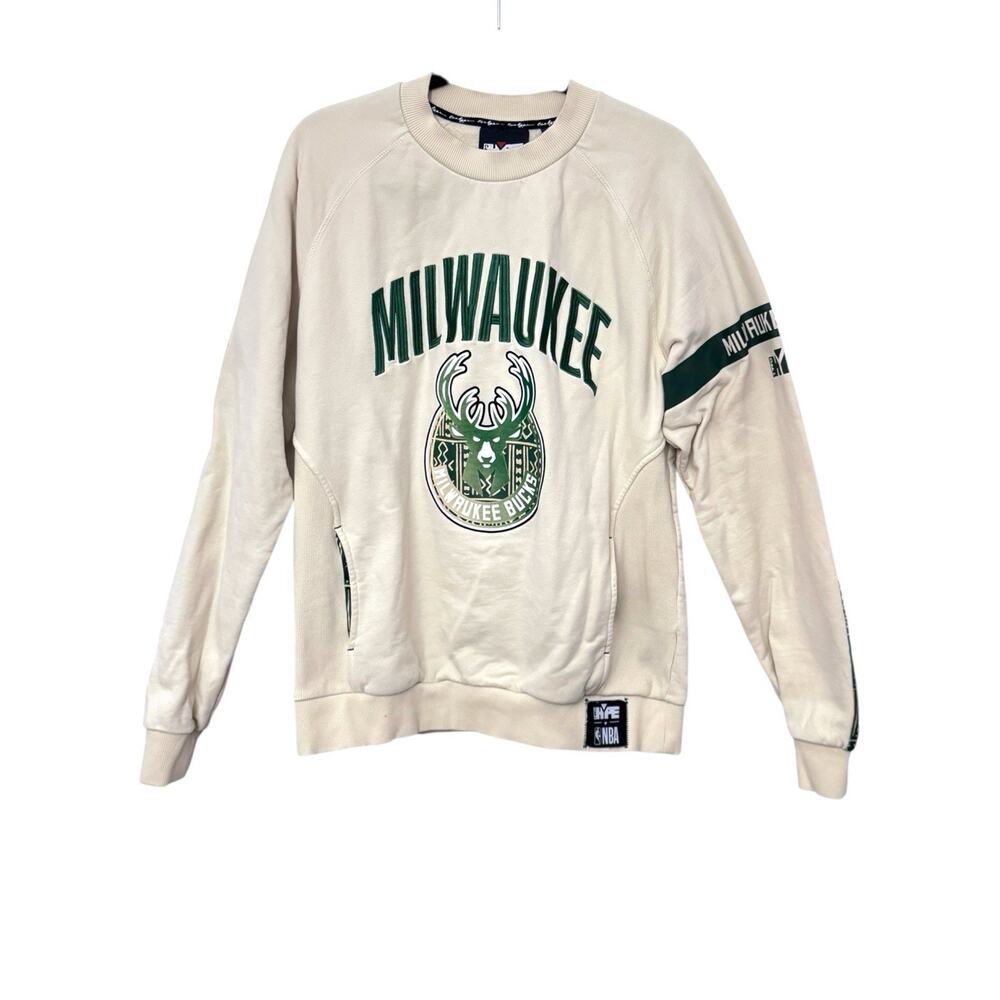 Milwaukee Bucks‎ Two Hype Sweatshirt M Cream Athleisure Gorpcore Sports